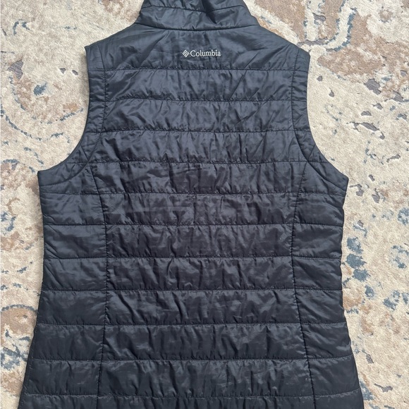 Columbia Women's Black Puffer Vest - Picture 2 of 2